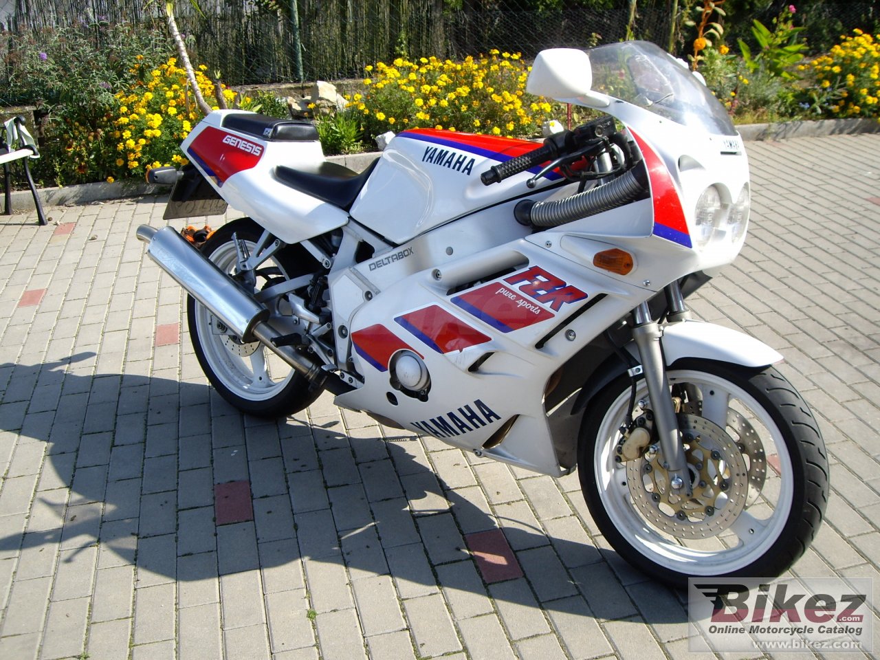 Big y fzr 400 r genesis picture and wallpaper from Bikez.com